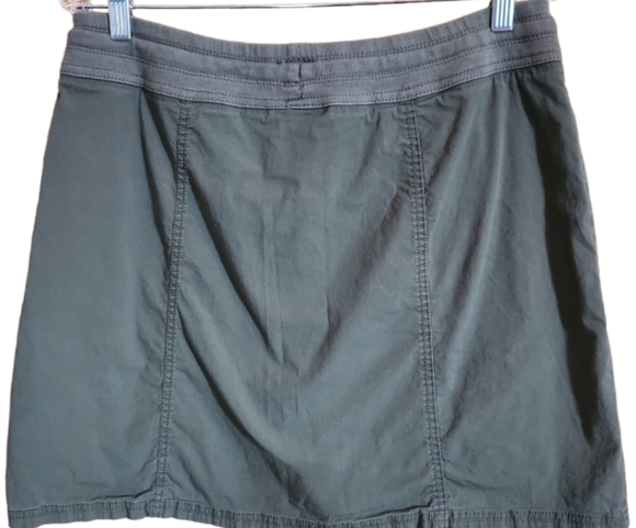 CROFT & BARROW 14 PLUS SIZE MILITARY GREEN DRAWSTRING STRETCH CARGO MINI SKIRT - Picture 2 of 5